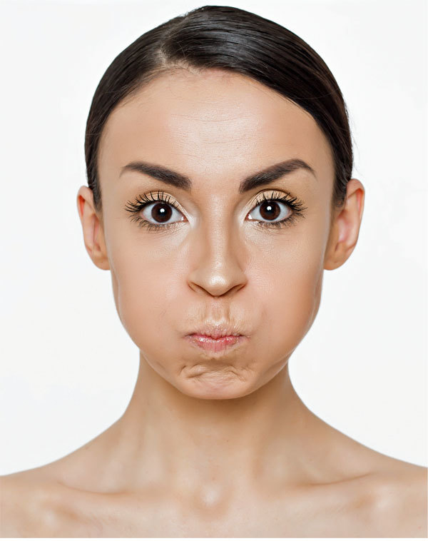 Gesichtsyoga | 7 Übungen gegen Doppelkin, hängende Mundwinkel & Co